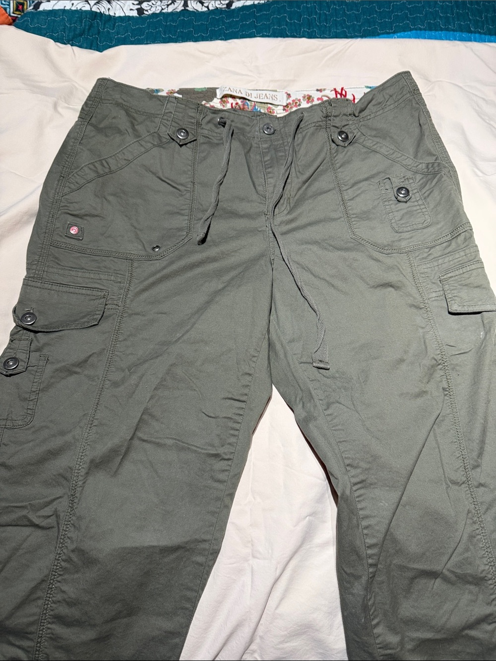 Zana Di Olive Green Cargo Capris